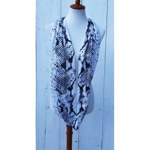 Calvin Klein Basic Knit Loop Infinity Scarf Wrap Black and White 35x12